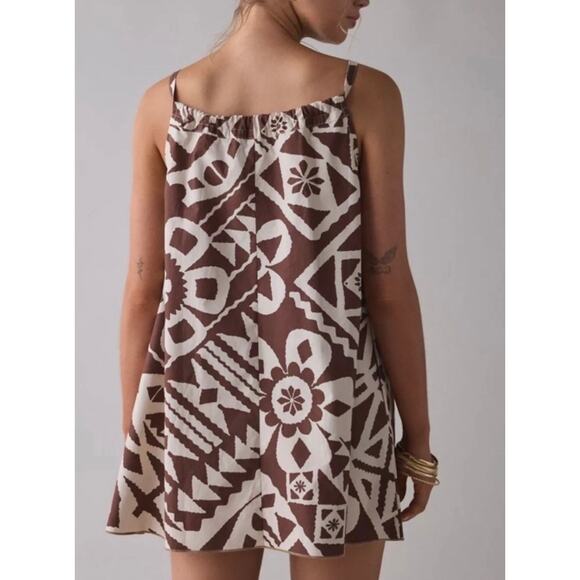BDG NWT Eva Printed Mini Shift Dress Tiki Tropical Brown & Cream Size Small - Picture 2 of 7